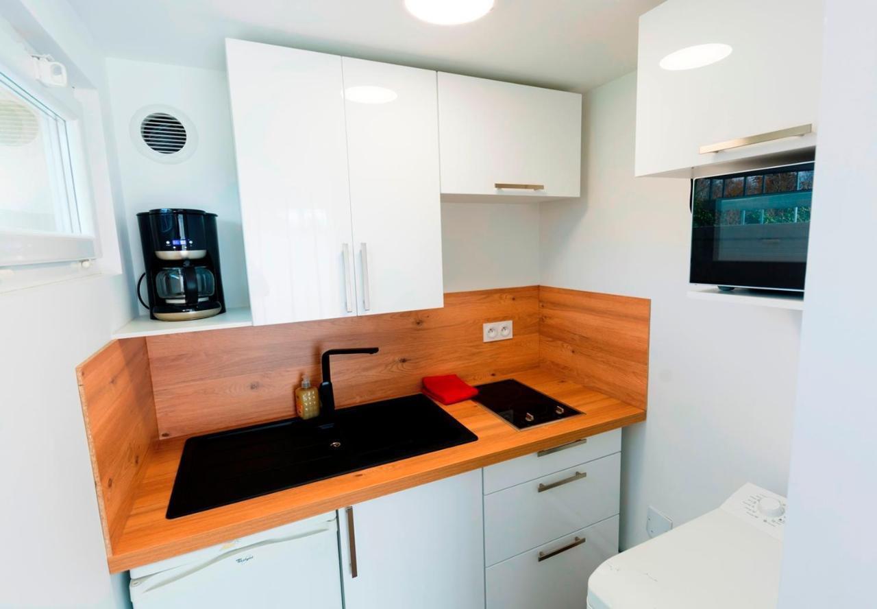 Lomener - La Goelette - 1 Appartement Avec 2 Chambres Et 2 Studios A 450M De La Plage Пломер Екстериор снимка