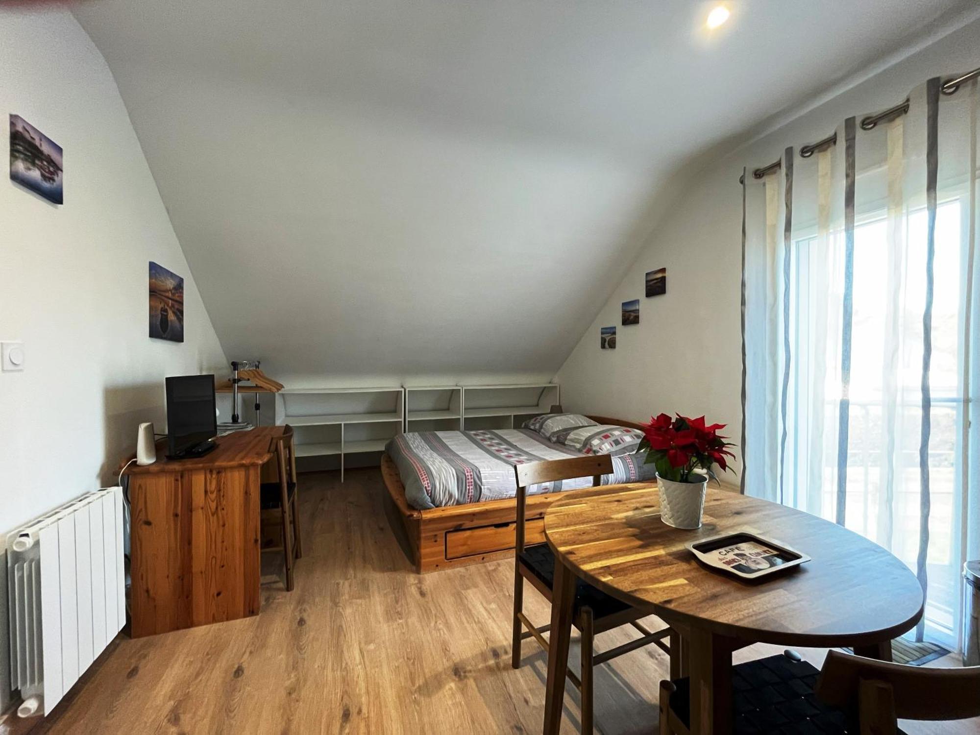 Lomener - La Goelette - 1 Appartement Avec 2 Chambres Et 2 Studios A 450M De La Plage Пломер Екстериор снимка