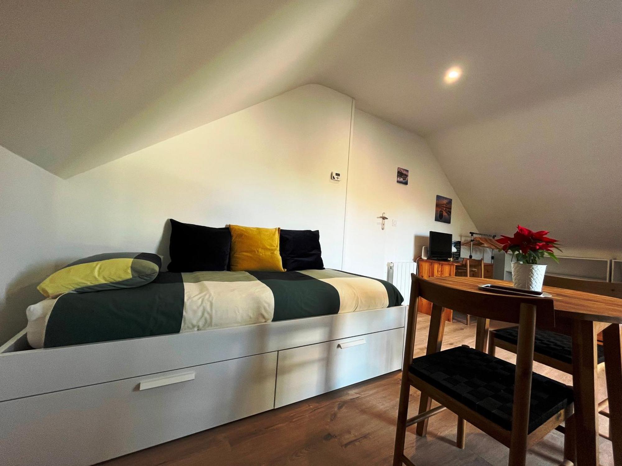 Lomener - La Goelette - 1 Appartement Avec 2 Chambres Et 2 Studios A 450M De La Plage Пломер Екстериор снимка